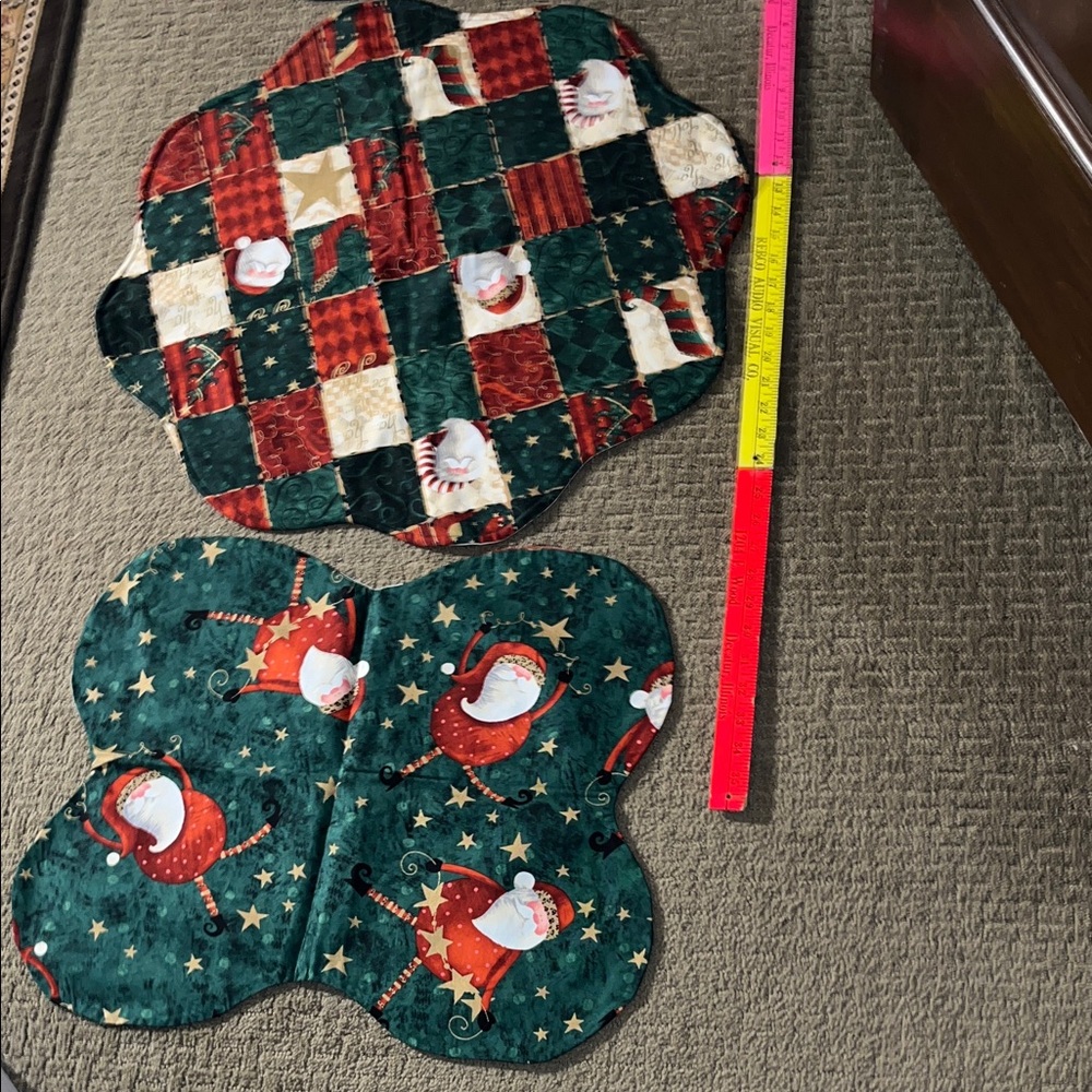 Source Unknown Holiday Patchwork Table Linens - Red, Green, Cream - Picture 2 of 4